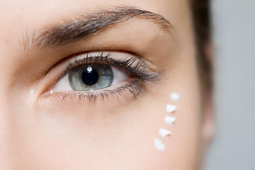 Уход за кожей вокруг глаз: советы косметологов и правила эффективного ухода. 120 фото и описание средств по уходу в разном возрасте