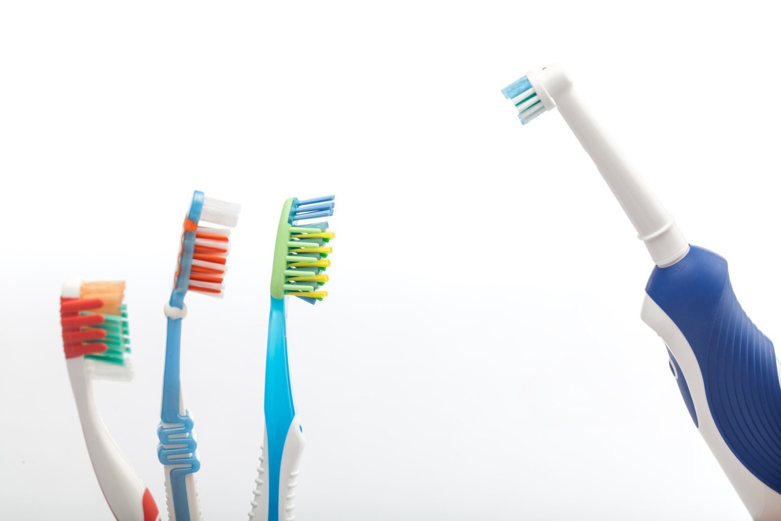 Как выбрать подходящую зубную пасту и щетку? Обзор новинок и рекомендаций врача