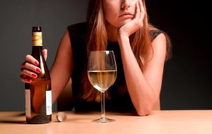 Как справиться с женским алкоголизмом?